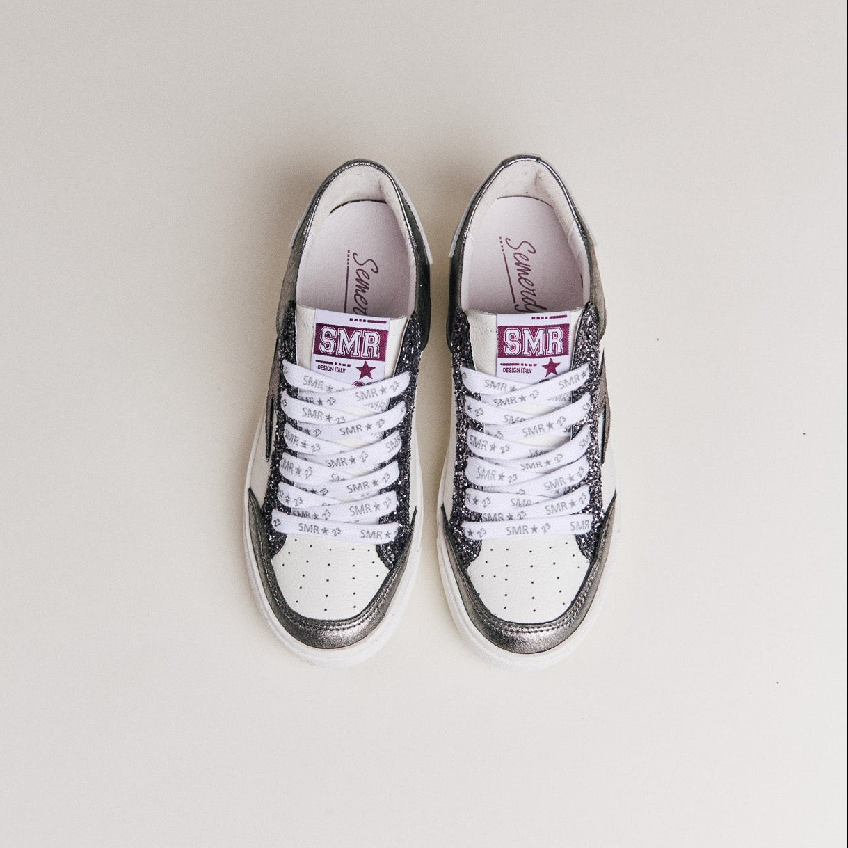 Paire de baskets Semerdjian Noubar D608 blanc et gris foncé tendance