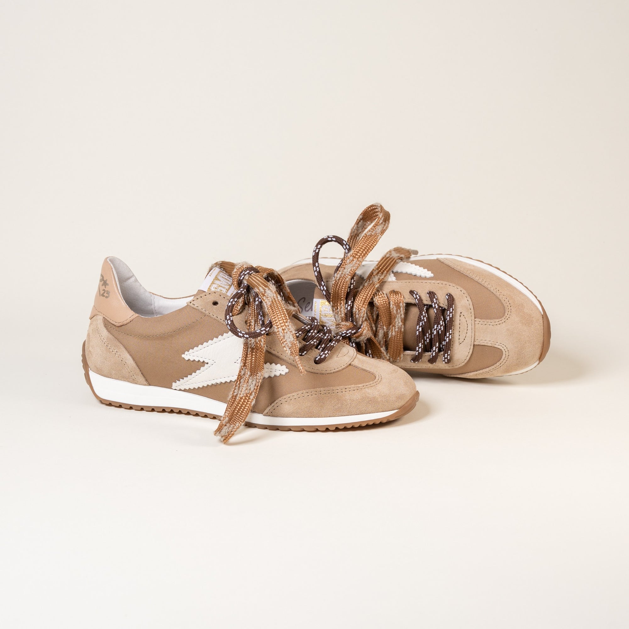 Baskets femme Semerdjian June E274 cuir beige et blanc – SMR23