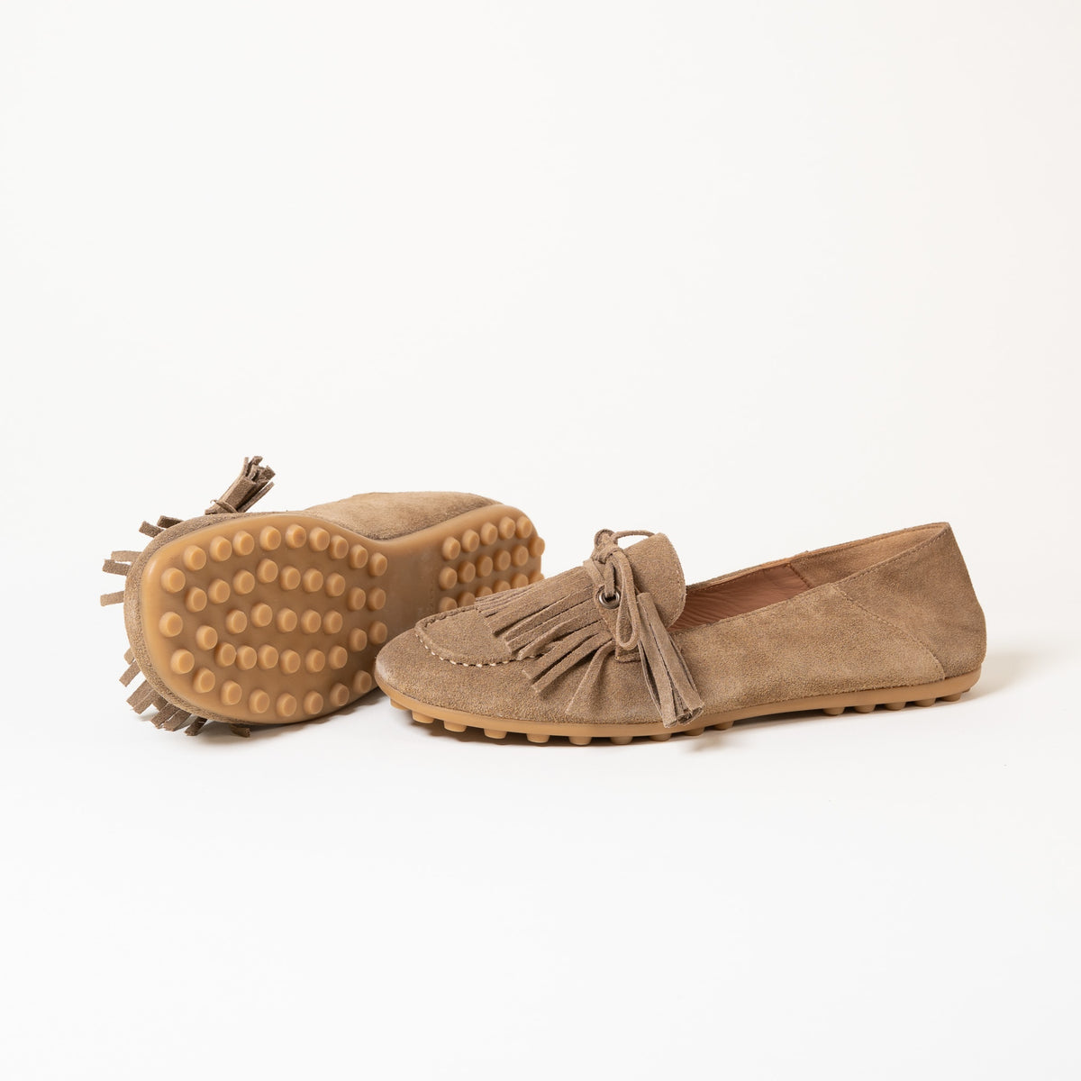 Mocassins 186 Camoscio Visone — Frange, lacet noué à pompons et surpiqûres apparentes