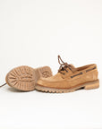 Mocassins KIM17 Camoscio Egypt — Lacets cuir, œillets métal et surpiqûres apparentes